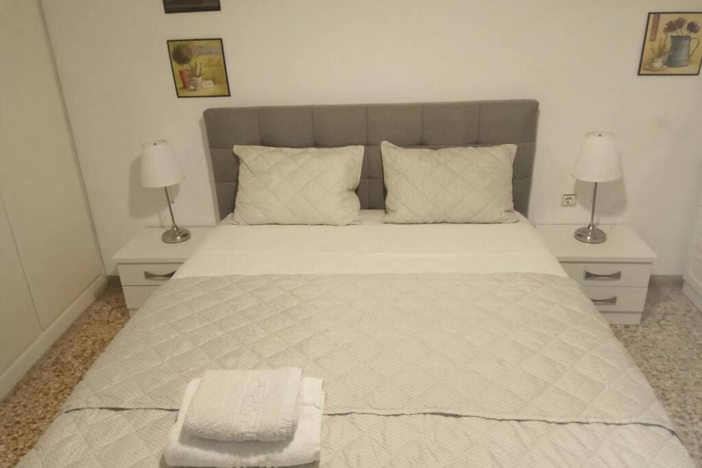 Central Town House 60M2**** Pireusz Kültér fotó