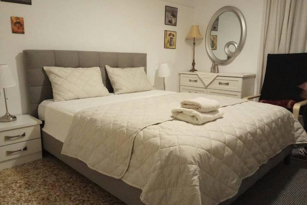 Central Town House 60M2**** Pireusz Kültér fotó