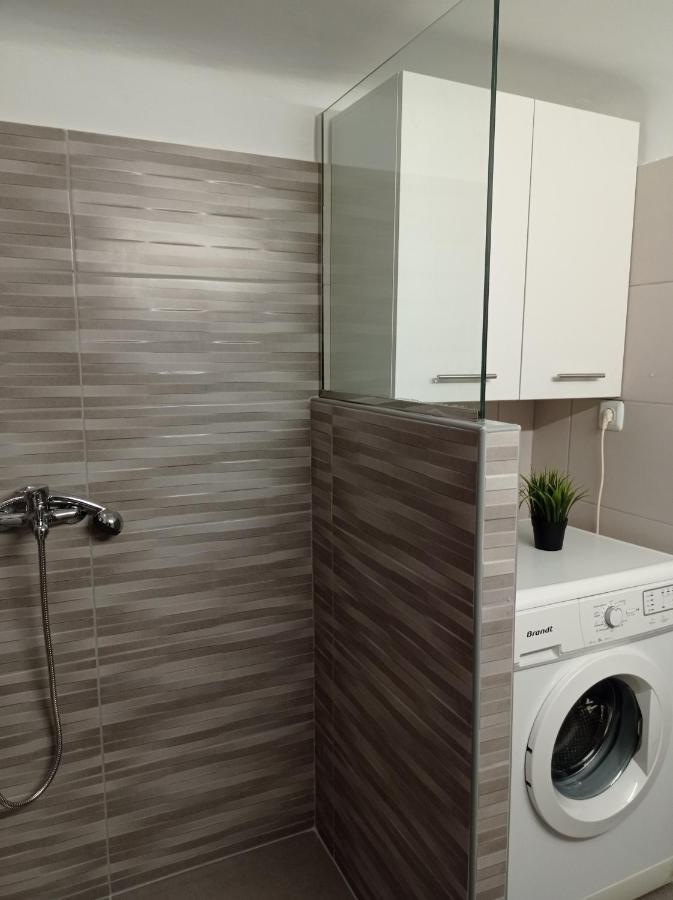 Central Town House 60M2**** Pireusz Kültér fotó