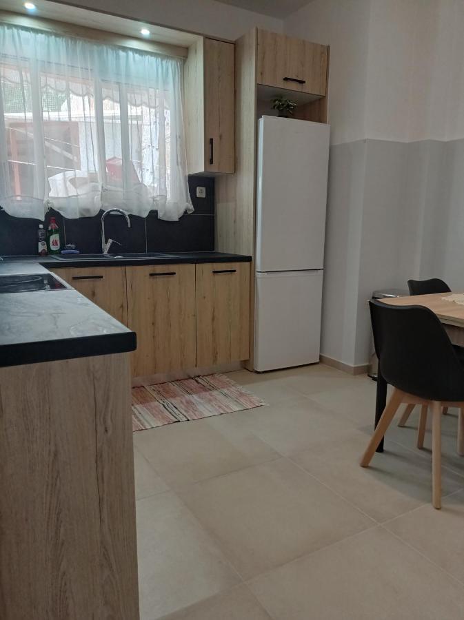 Central Town House 60M2**** Pireusz Kültér fotó